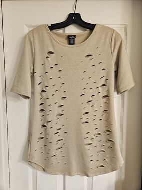 Rue21 Beige Distressed Short Sleeve Top